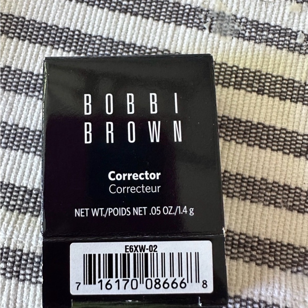 Bobbi Brown Corrector Compact - Picture 3 of 5